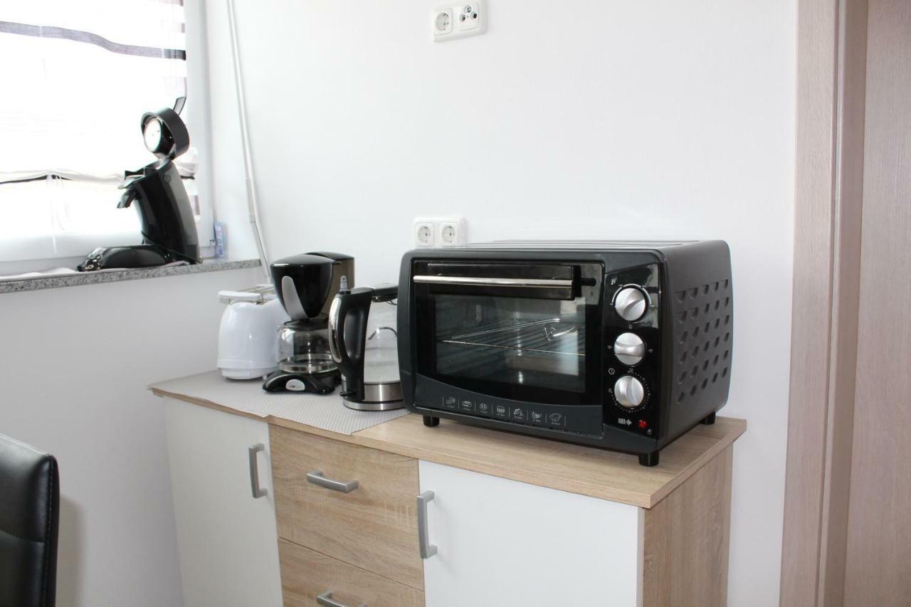 Neumann Zimmervermietung ลือเนอ ภายนอก รูปภาพ